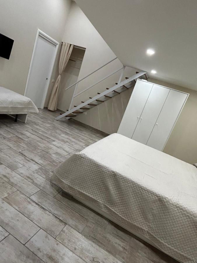 Appartement La Casa Di Benedetta à Naples Extérieur photo