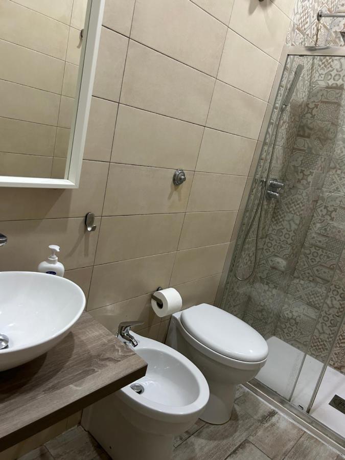 Appartement La Casa Di Benedetta à Naples Extérieur photo